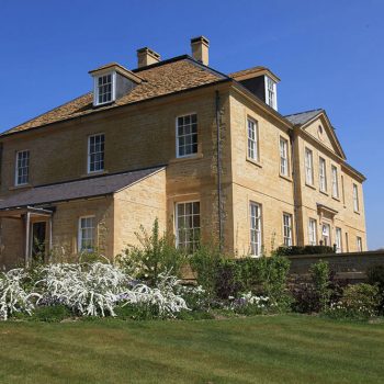 Private-Country-House-in-Blaxter-Stone
