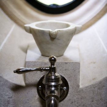 Private-Residence,-Wet-Room-lined-with-Massangis-Jaunne